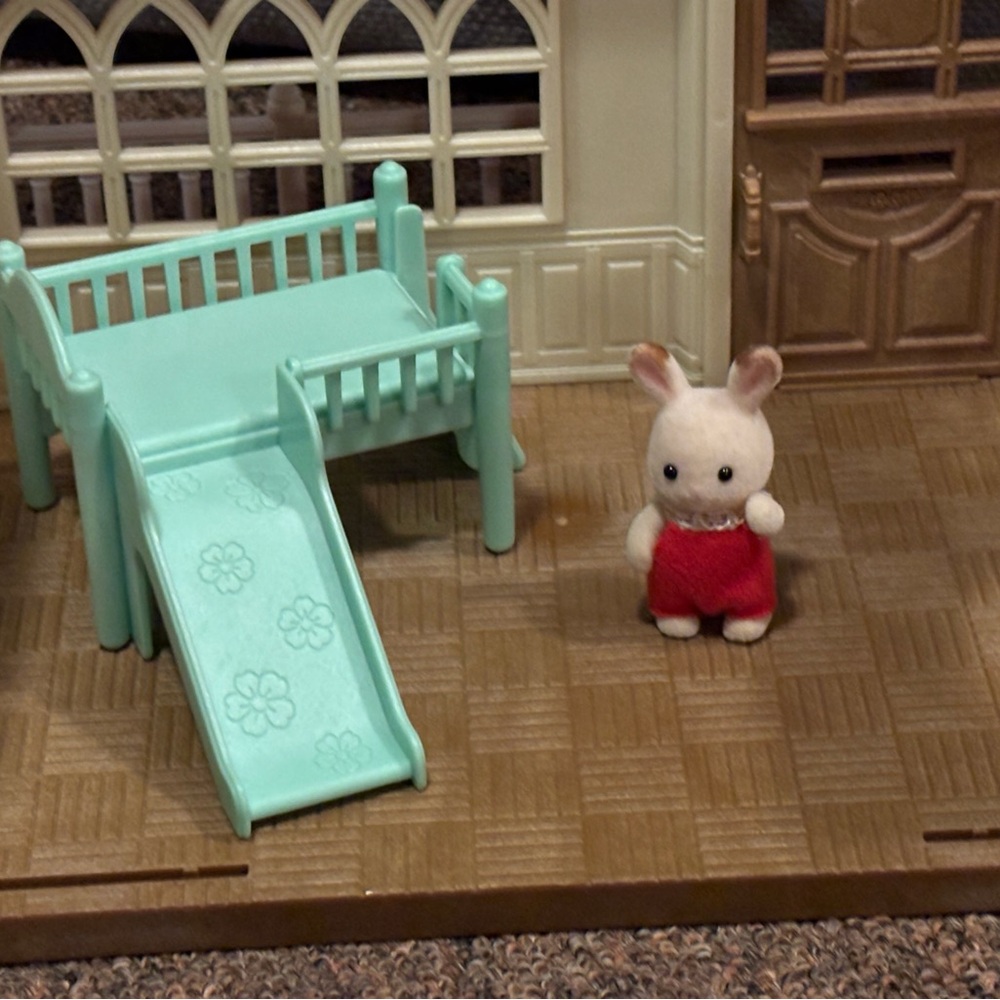 Calico Critters Sweet Raspberry Home - Picture 3 of 3